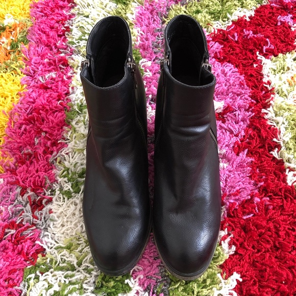 Urban Outfitters Ecoté black leather booties, 8.5 - Picture 5 of 9